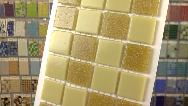 Бежевая стеклянная мозаика на бумаге, на сетке смотреть онлайн