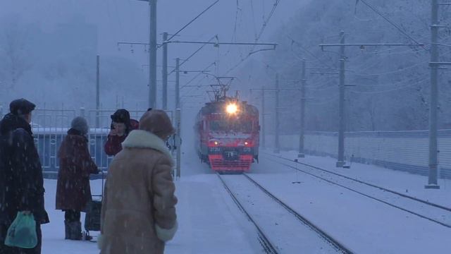 Электропоезд ЭТ2М-075 смотреть онлайн