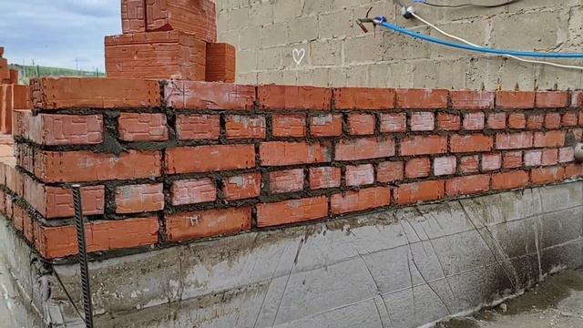КАК ПОДНЯТЬ ЦОКОЛЬ ДОМА. КАК ПОДНЯТЬ ЦОКОЛЬ КИРПИЧЕМ. КАК ПРАВИЛЬНО ПОДНЯТЬ ЦОКОЛЬ. КИРПИЧНАЯ КЛАДК смотреть онлайн