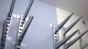 Стеллажи полки в кладовке из кабельных стоек и фанеры без монтажа