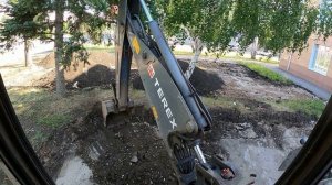 Ломаем, вскрываем асфальт. Грузим камаз.