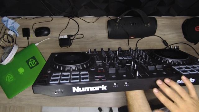 Unboxing NUMARK NS4FX - Chuck Beats