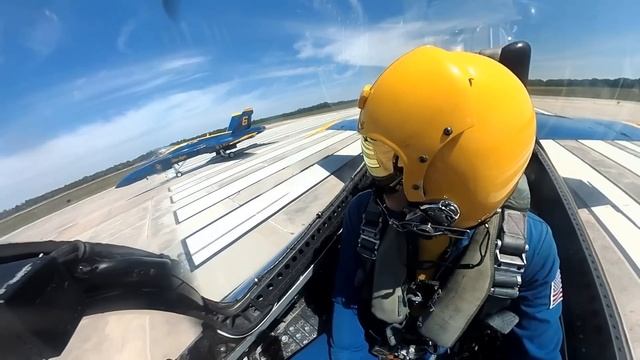 Blue Angels Presentation • Ground Crew and Cockpit View смотреть онлайн