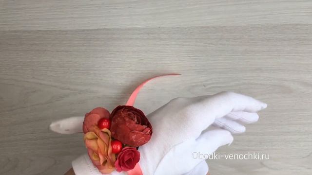 Видео обзор - браслет из цветов на руку 