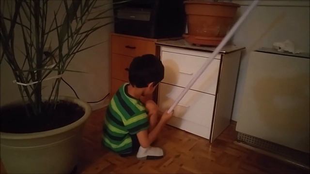 amazing! how to mop learn from this boy учитесь мыть пол у этого ребенка смотреть онлайн