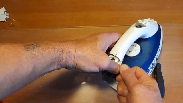 Разборка утюга Rolsen RN 2554 смотреть онлайн