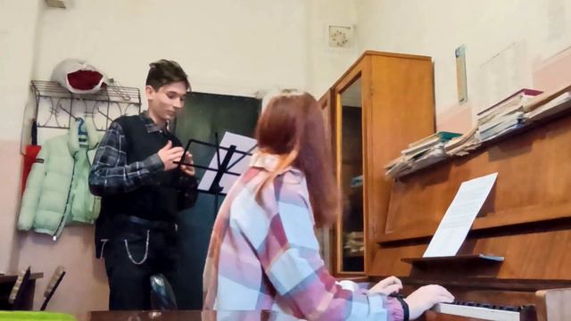 Уроки вокала/Учимся петь смотреть онлайн