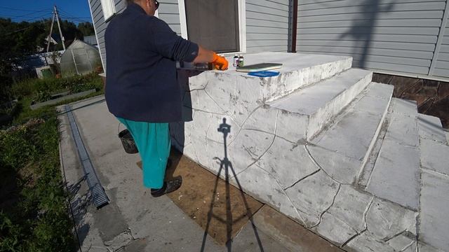 Камень из плиточного клея на цоколе лестницы. Покраска смотреть онлайн