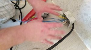 Как скрутить провода в распределительной коробке своими руками правильно с помощью СИЗ
