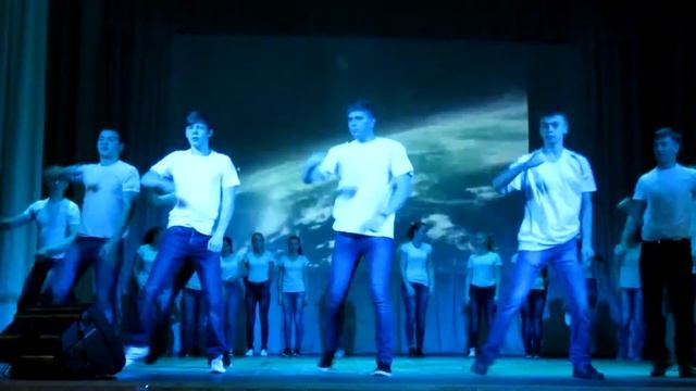 "Мечтай" танец учащихся Конышевской средней школы смотреть онлайн