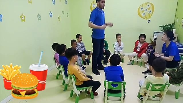197 - ESL Blindfold Game for kids| Spin Around смотреть онлайн