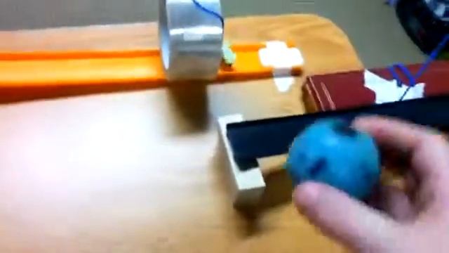 Rube Goldberg: How To Easily Solve a Rubik's Cube смотреть онлайн