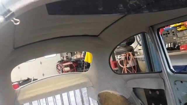 Classic VW BuGs 1968 Beetle Gets a RaGtoP Sunroof Installed PT.2 смотреть онлайн