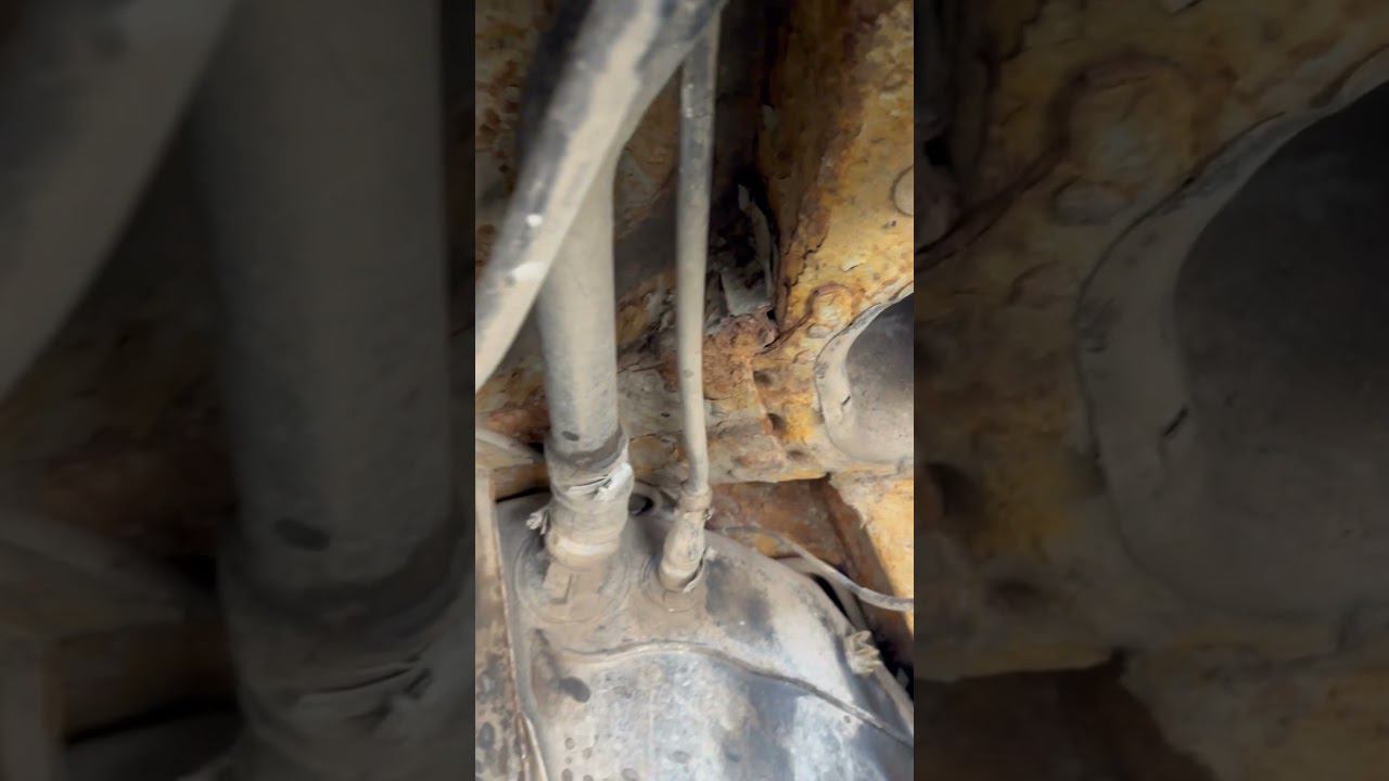 Гнилая Volvo XC90. Климат и соль на дорогах Санкт-Петербурга не щадит никого. смотреть онлайн