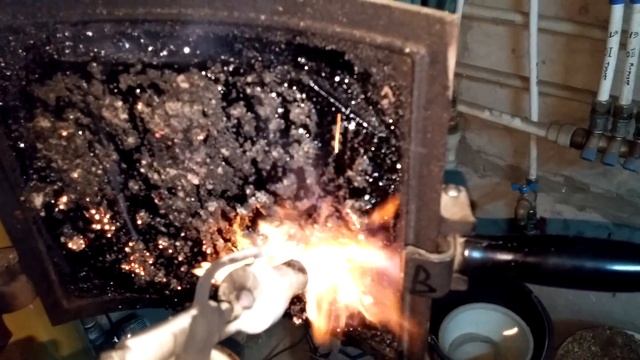 Как чистить твердотопливный котел с помощью паяльной лампы смотреть онлайн