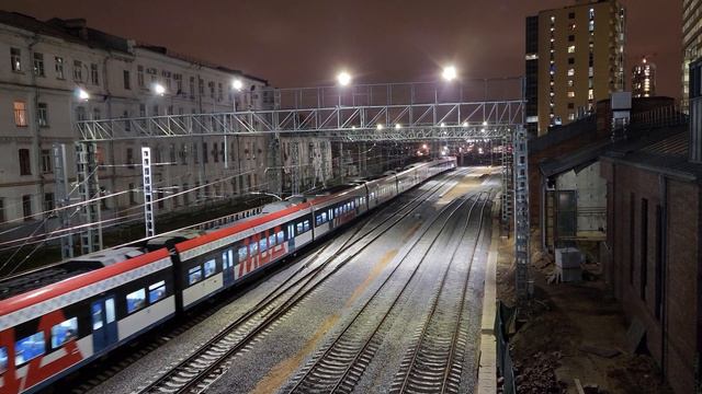 север Москвы-Курской уже 4 главных | диаметральный электропоезд ЭГ2Тв-011 "Иволга" смотреть онлайн