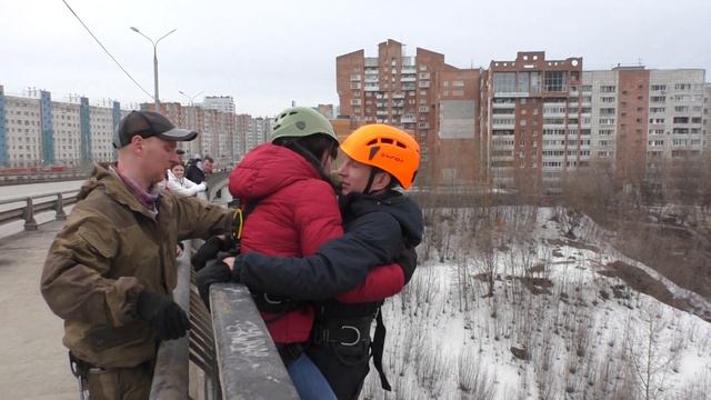 Прыжки с моста в Перми 10.4.2022 смотреть онлайн