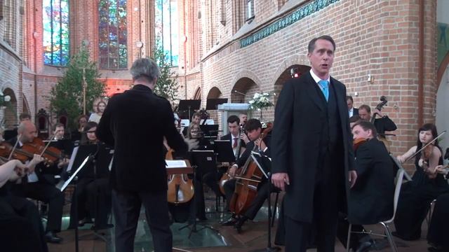 German Bariton Falko Hönisch sings the aria of Don Pizarro from Beethoven's oper Fidelio смотреть онлайн