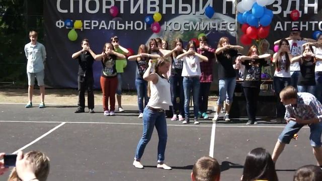 Показательный танец от 1-го отряда (постановка танца - Илья) смотреть онлайн