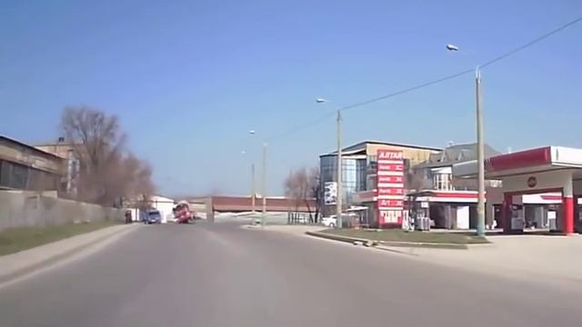 Миксер перевернулся на повороте смотреть онлайн