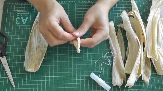 Простые цветы из талаша. Мастер-класс смотреть онлайн