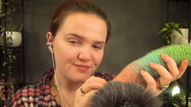 ASMR MET KATTEN EN HUN SPEELTJES! ( zacht gesproken woorden) krabben en tikken voor ontspanning! смотреть онлайн