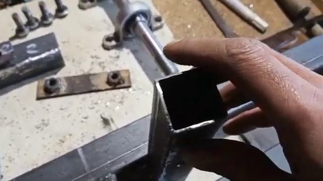 Каретка для самодельной ленточной пилорамы. Механизм натяжения пилы. смотреть онлайн