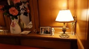 СПАЛЬНЯ ФРАНЦУЗСКОЙ ПЕНСИОНЕРКИ. У ФРАНЦУЖЕНКИ В ГОСТЯХ