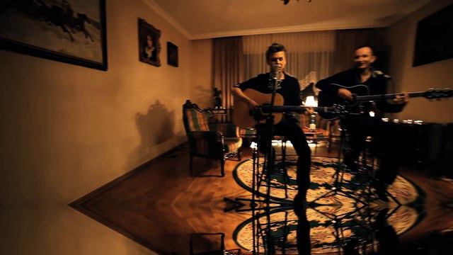 Backstage Acoustic - Moves Like Jagger (Maroon 5 ) смотреть онлайн