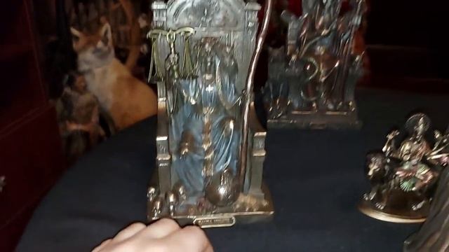 ДАРЫ ДЛЯ АЛТАРЯ...