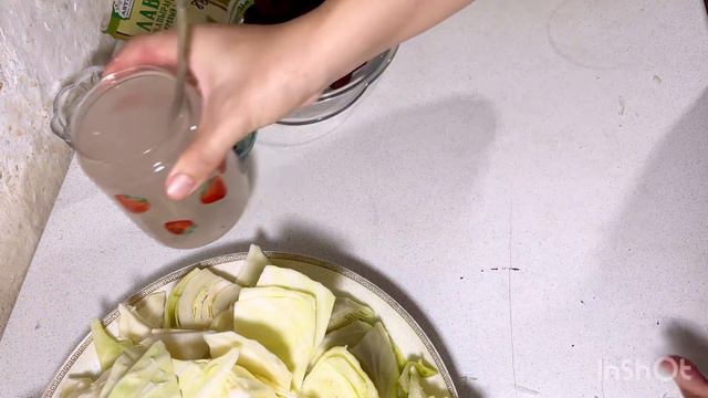 Квашеная капуста с свеклой. Хрустящая подходит под любое блюда! смотреть онлайн