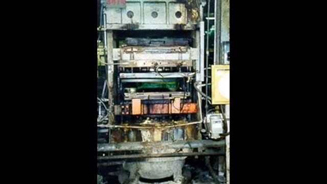 32 in. x 34 in. French Oil 528 Ton Slab Side Press # 3474 смотреть онлайн