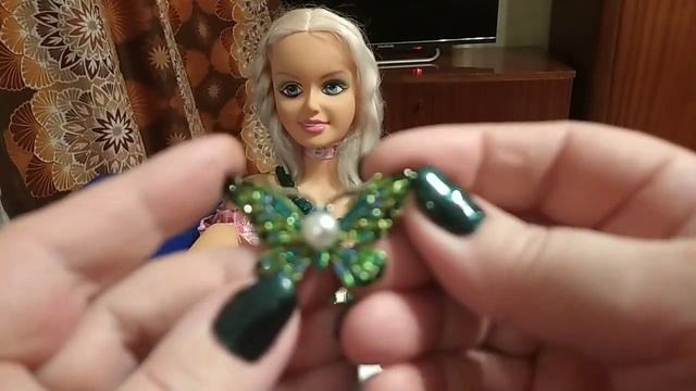 Манящий блеск позолоты в изумрудно-зеленом сиянии... смотреть онлайн