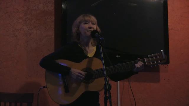 Собаки лают во дворе,а время ночь  03