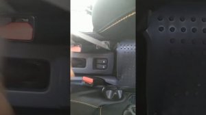 Скрип водительского сиденья Ларгус. Смазал и всё.