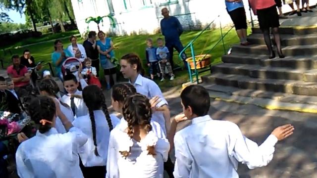 танец на последний звонок смотреть онлайн