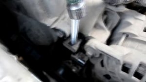 Замена ремня генератора на Рено Логан