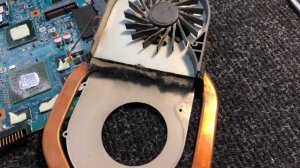 Ноутбук включается, экран черный, изображения нет | Acer 7741G