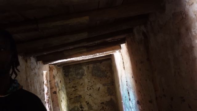 GORÉE : L'HISTOIRE DU LIEU MAUDIT DE L'ESCLAVAGE EN AFRIQUE !! (SÉNÉGAL, ILE DE GORÉE 🇸🇳) смотреть онлайн