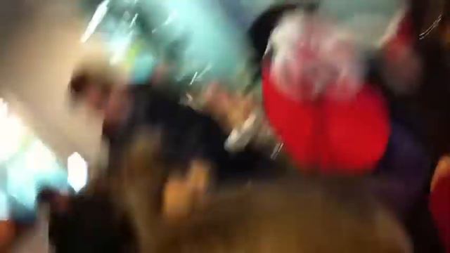 Наталию Орейро встречают поклонники Аэропорт! смотреть онлайн