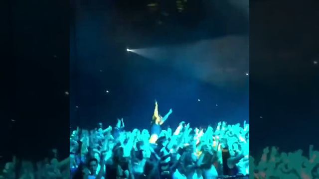 Дядя Ваня - [NIRVANA - Smells like teen spirit] - Минск Арена смотреть онлайн