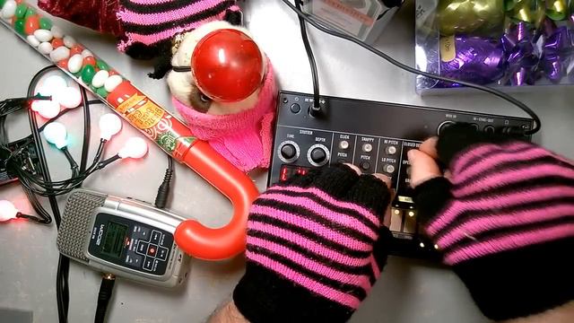 Analogue Jam #3 Old Skool Techno on the Korg Volca Beats. Boom Ding it's Christmas! December 2014 смотреть онлайн