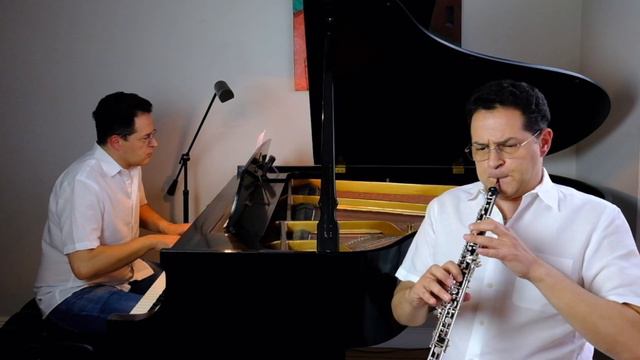 Eugene Izotov Plays Bach French Suite #5, IV. Gavotte смотреть онлайн