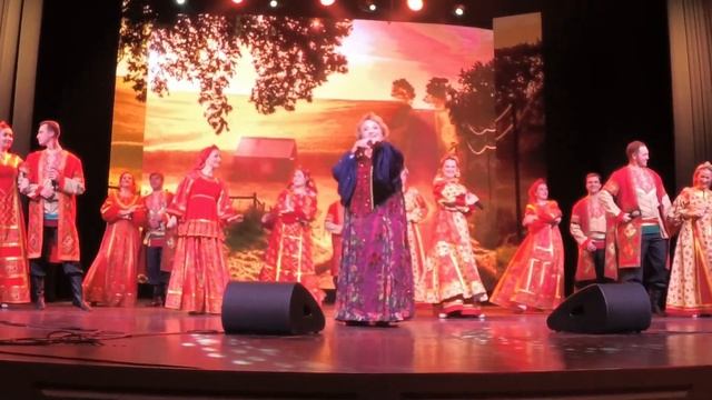 "Россиюшка моя" - народная артистка РФ Надежда Крыгина и ансамбль "Русский стиль" смотреть онлайн