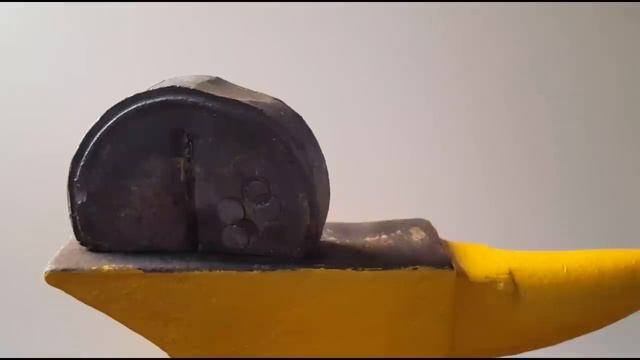 Hard Hammer Challenges 100 Tons Of Hydraulic Pressure, Who Is Strong