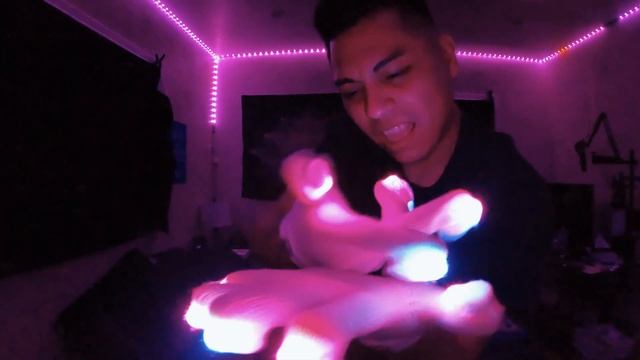 Phantogram - When I'm Small | GLOVING LED LIGHT SHOW! смотреть онлайн