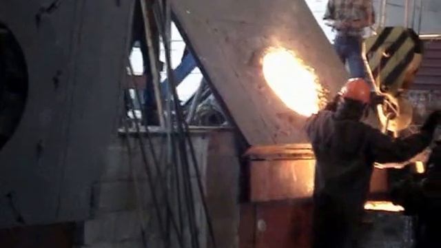 г. Мелитополь, плавка на печи ИСТ-1,0 смотреть онлайн