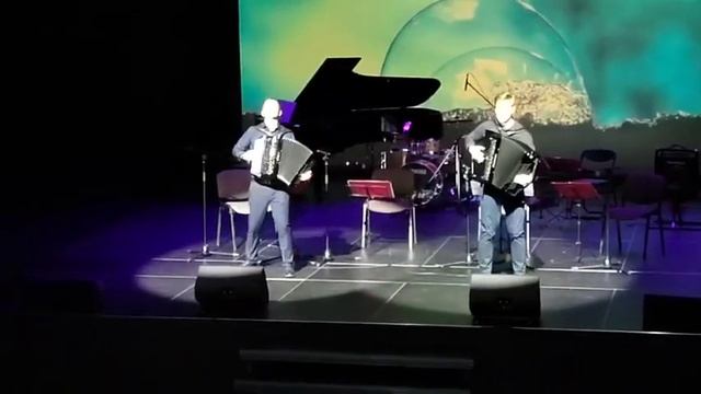 В.Федорук. ”Snowman”. Исп. И.Немытько(баян), В.Федорук(аккордеон).БГУКИ 25.05.2020 г. смотреть онлайн