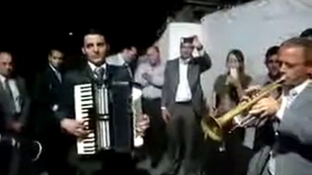 Melhor tocadinha com trompete show toca muito esses irmãos CCB. смотреть онлайн