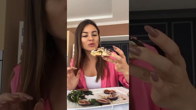 Брускетта с инжиром и страчителлой) инст britanka_new) смотреть онлайн